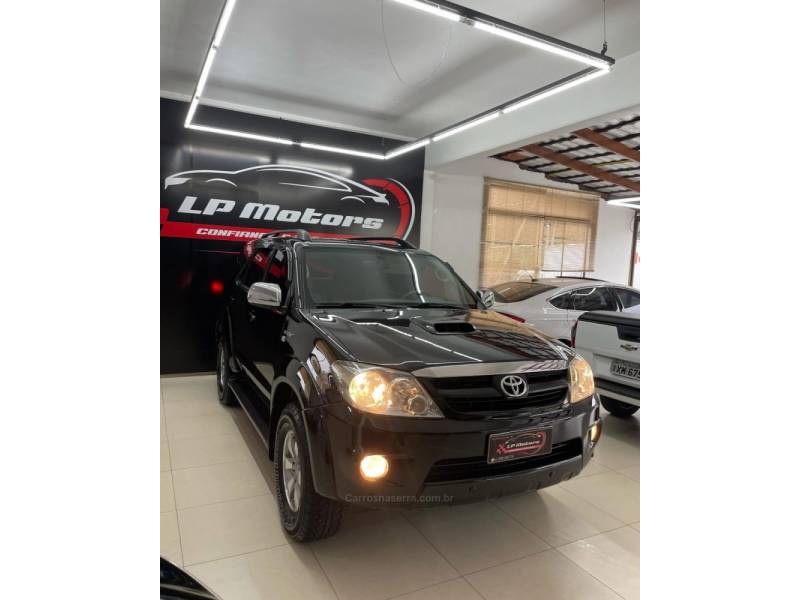 TOYOTA - HILUX SW4 - 2007/2007 - Preta - R$ 105.000,00