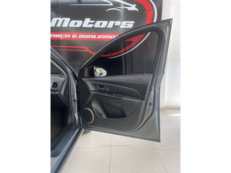 CHEVROLET - CRUZE - 2012/2012 - Cinza - R$ 54.900,00