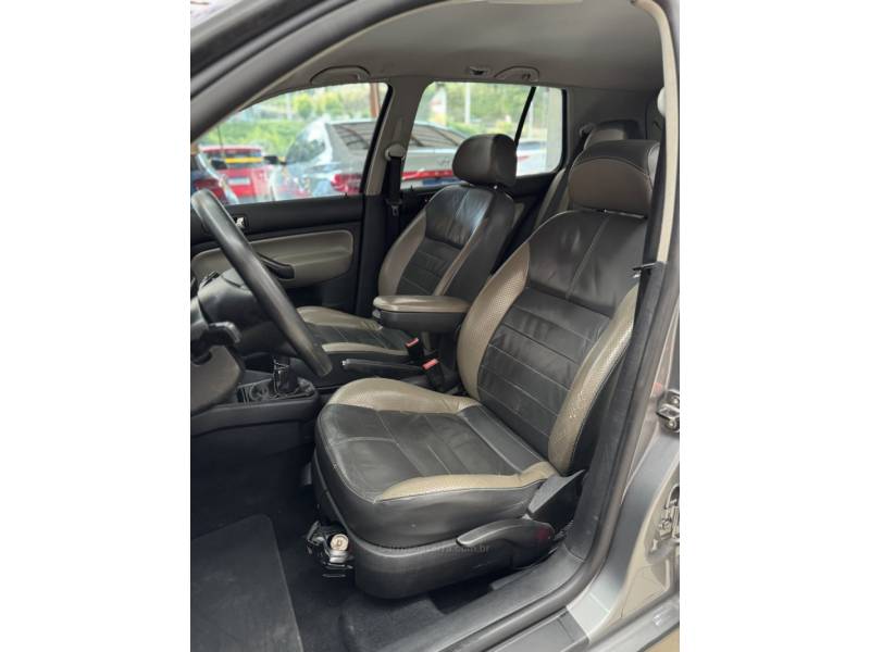 VOLKSWAGEN - GOLF - 2008/2008 - Cinza - R$ 45.000,00