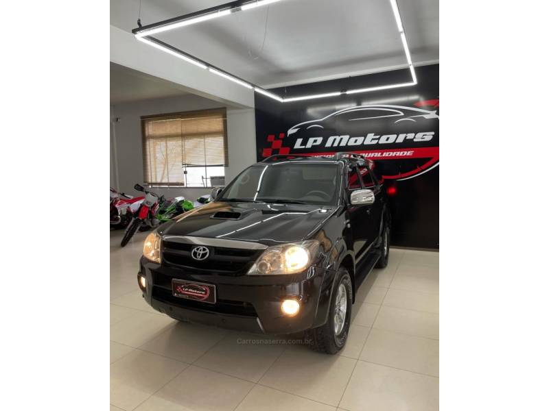 TOYOTA - HILUX SW4 - 2007/2007 - Preta - R$ 105.000,00