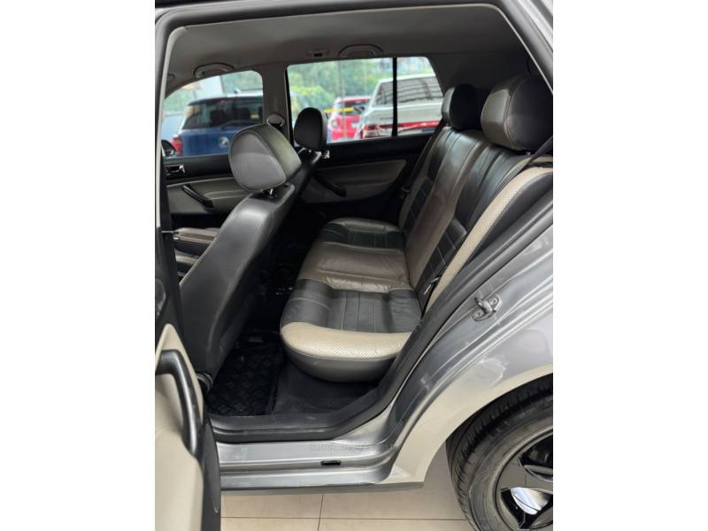 VOLKSWAGEN - GOLF - 2008/2008 - Cinza - R$ 45.000,00