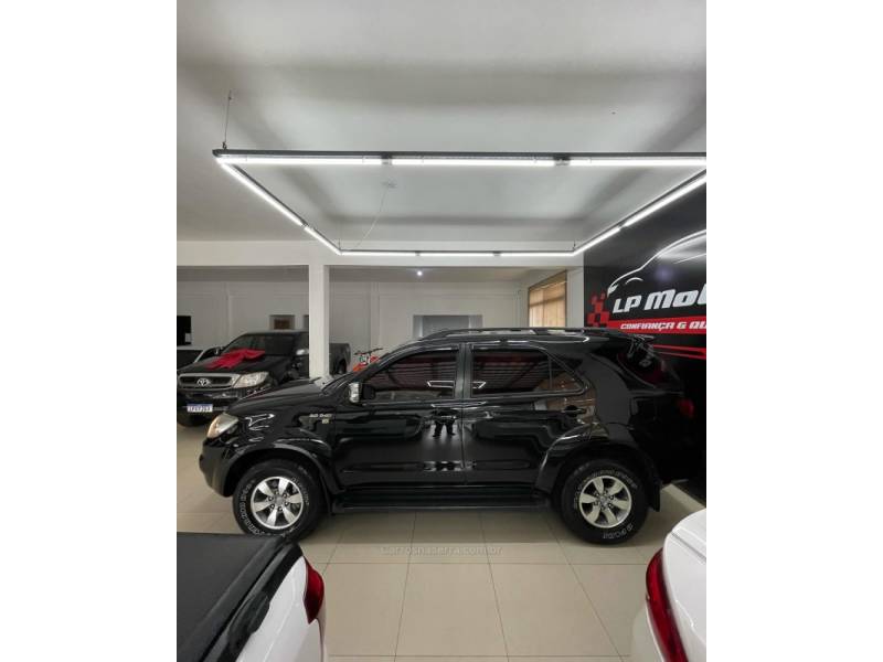 TOYOTA - HILUX SW4 - 2007/2007 - Preta - R$ 105.000,00